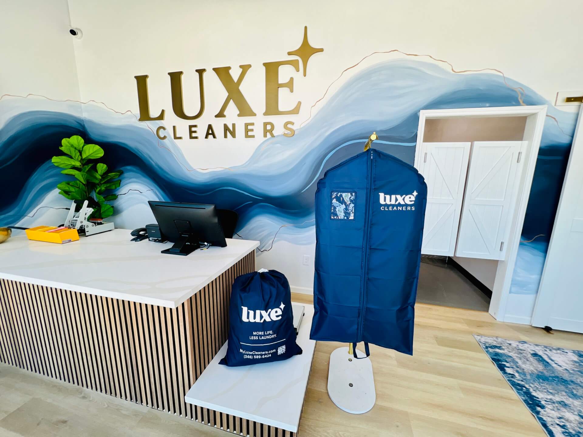 luxe horizontal reception with bags